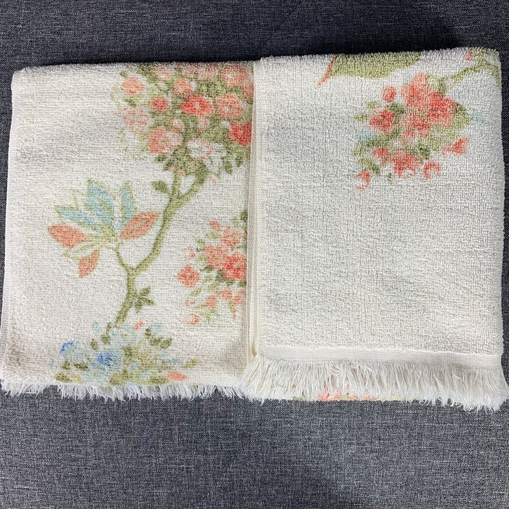Vintage Fieldcrest Floral Patterned Bath Towel Cotton 23" x 42" USA